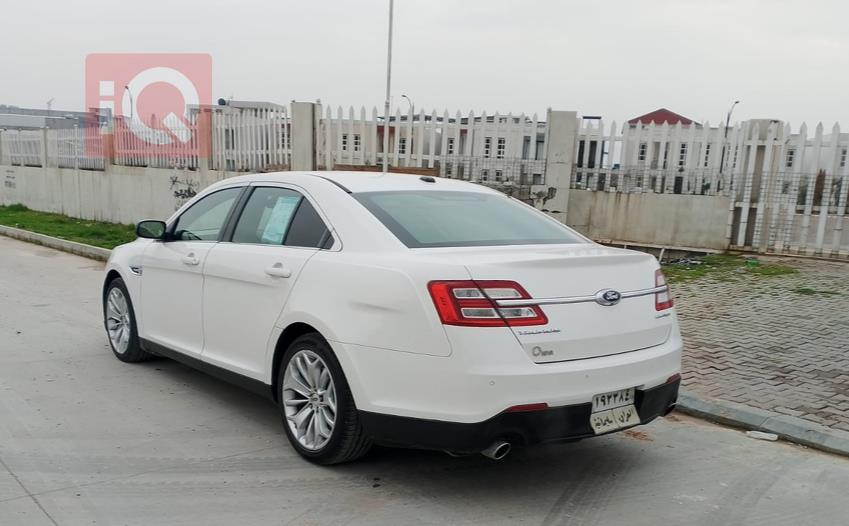 Ford Taurus